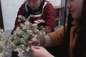 农村这种花千万不能碰！女儿把花摘回家，婆婆直接…视频封面