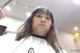 大脸妹子挑战卷发造型，刚做好就后悔了，你们觉得我哪个发型好看