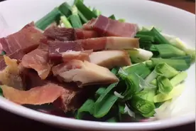 金华火腿怎么炒好吃？和蒜苗一起清炒，闻着香味就饿了视频封面