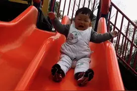 1岁2个月的小奶狗。