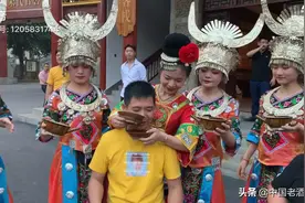 唯一被揪着耳朵喝酒的陈总🤫视频封面
