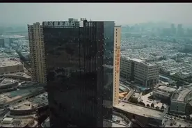 航拍飞速发展中的，云南保山视频封面