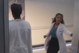 欧美神剧（良医）三：警察惊呼：神医骚操作比在他车上生娃还刺激视频封面
