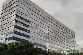 深圳普联厂，工厂很大，女员工很多，天天招工图片