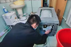 洗衣机出现F4，不会洗也不会甩干，一定是这里的问题视频封面