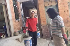 男人辛苦干活的场景配上这首歌，完美诠释了女人的心情！视频封面