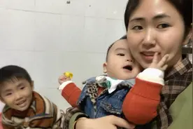 小宝总喜欢把口水蹭到我脸上，还好没化妆的习惯，不然该多尴尬视频封面