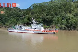 【国内首艘500千伏海底电缆综合运维船顺利下水】6月30日，南方电网公司首艘自主建造的海底电缆综合运维船在广西梧州顺利下水视频封面