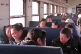 8818/7次幸福小班列：这一站上车，下一站家乡