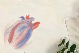 肖战亲签短袖图片
