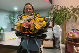 泓琪妈妈做了束＂人民币花束＂，小伙伴觉得这包装纸配得如何？视频封面