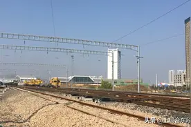 上局合段HXN5型内燃机车牵引5000吨煤炭大列下皖赣线，震撼轰鸣。视频封面
