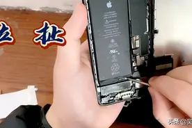 淘宝买电池自己更换靠谱吗？小伙作死尝试，结果……