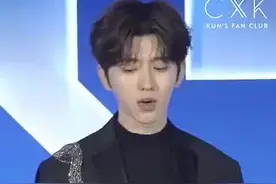#看到他们的身材饭都不香了# 蔡徐坤一个虾饺嚼了97下，这就是为什么他瘦我胖[泣不成声]@蔡徐坤 #蔡徐坤#视频封面