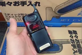 1995年上市的模拟信号老手机，摩托罗拉168AV经典二哥大改装机！