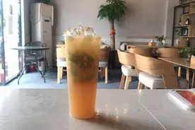 独家配方：1款能解渴提神的手打柠檬茶，茶饮师免费教你奶茶技术视频封面