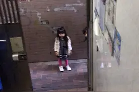 送女儿坐地铁🚇她自己坐地铁去学校🏫上课、 接下来去买菜哟视频封面