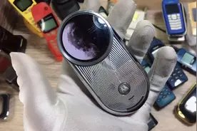 2020年摩托罗拉复古风，360度旋转翻盖情怀手机R1登月版古董手机视频封面