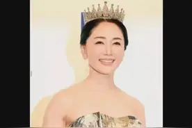 52岁的坂村薰，她是本届选手中年纪最大的一位，但获得了冠军视频封面