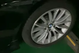 宝马和奔驰车载的急救包到底有没有3M的口罩，来咱们找一下看。