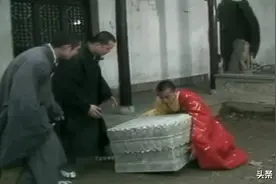 地藏王菩萨-徒手搬石凳，为亡者超度。视频封面