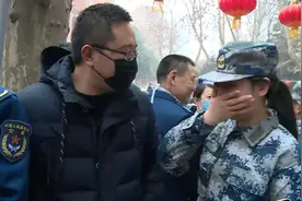 空军军医大学医疗队出征武汉！视频封面