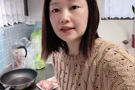 白菜鸡肉煲，冬季这样搭配，做法简单，家人还特别爱吃的方法。