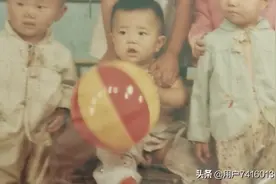 看着，笑着，哭了。您把我养大，我伴您到老。图片
