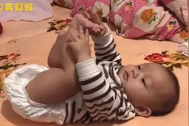 六个月宝宝练习爬行动作，小屁股一翘一翘的太好玩了