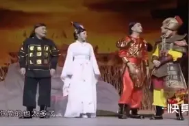 小品“为什么是我”我在垃圾里隐藏了七天都没人看出我是个垃圾视频封面