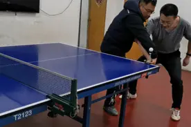 反手拉球制造弧线，程教练手把手教学，受益良多值得珍藏视频封面