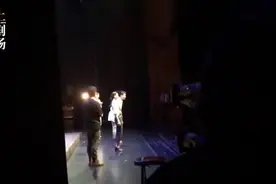 快来观看上剧场theatreabove分享的视频视频封面