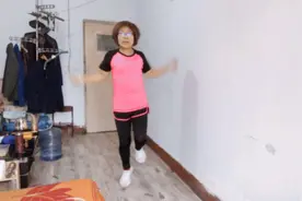 像我这样跳绳，每天30分钟，坚持一个月瘦10斤，不用担心肥胖