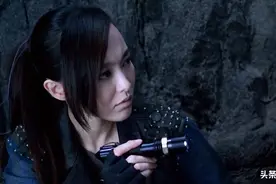 一言不合就表演，手指抠砖头，看张起灵小哥，如何表演，手插砖头视频封面