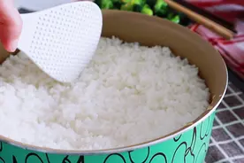 没有电饭煲？用最原始的方法也能焖出软糯香甜的米饭！春日美食家