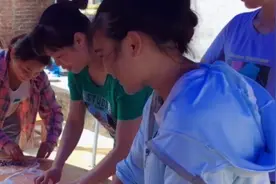 二嫂敏锅跟着婶婶学做一道美食叫欢喜，原来那么简单又好吃