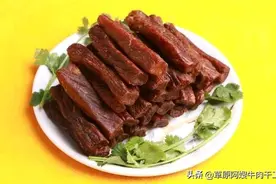 牛羊成群的中蒙边境二连浩特市，还有美丽的蒙古姑娘。图片