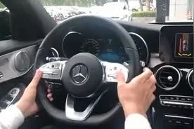 告诉大家奔驰C级倒车时后视镜如何自动下翻（教程）