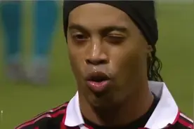 欧冠经典逆转：AC米兰对阵曼联，小罗、贝克汉姆对阵鲁尼、朴智星视频封面