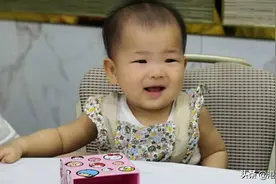 八个月的宝宝15天戒母乳成功，笑容多了饭量越来越大，分享经验