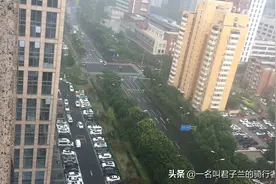 北京市经济技术开发区这一阵的爆雨真的太大了。视频封面