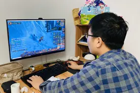 魔兽怀旧服：着急下班回家打奥山，因装备太差还换错装备倍感心酸