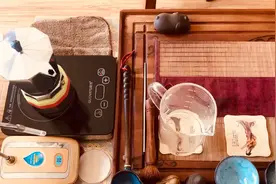 八角摩卡壶最热水煮，咖粉平铺就好。没滤纸时，煮好静置半分钟！