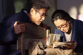 斯皮尔伯格看哭了的电影《归来》韩磊演唱“跟着你到天边”。视频封面