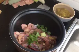 4块钱在家自己做一个沈阳特色，老四季鸡架，汤还可以做个鸡汤面