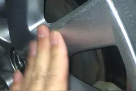 后轮严重发热，轮胎都有臭味了，大佬分析分析？视频封面