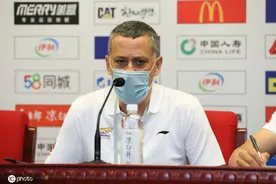 【PP体育在现场】马丁内斯赛后：我跟杨鸣交流很多，我们可以互相弥补和帮助。
#辽宁55分大胜天津# #CBA全力以赴视频封面