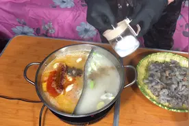 涮火锅虾滑，手把手教你制作涮火锅，虾滑鲜香四溢，过瘾