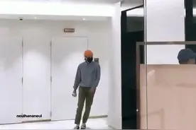 EXO SM公司大楼 辛苦了~~