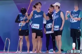 #高嘉朗公开恋情# 高嘉朗称19岁开始就和现女友在一起了视频封面